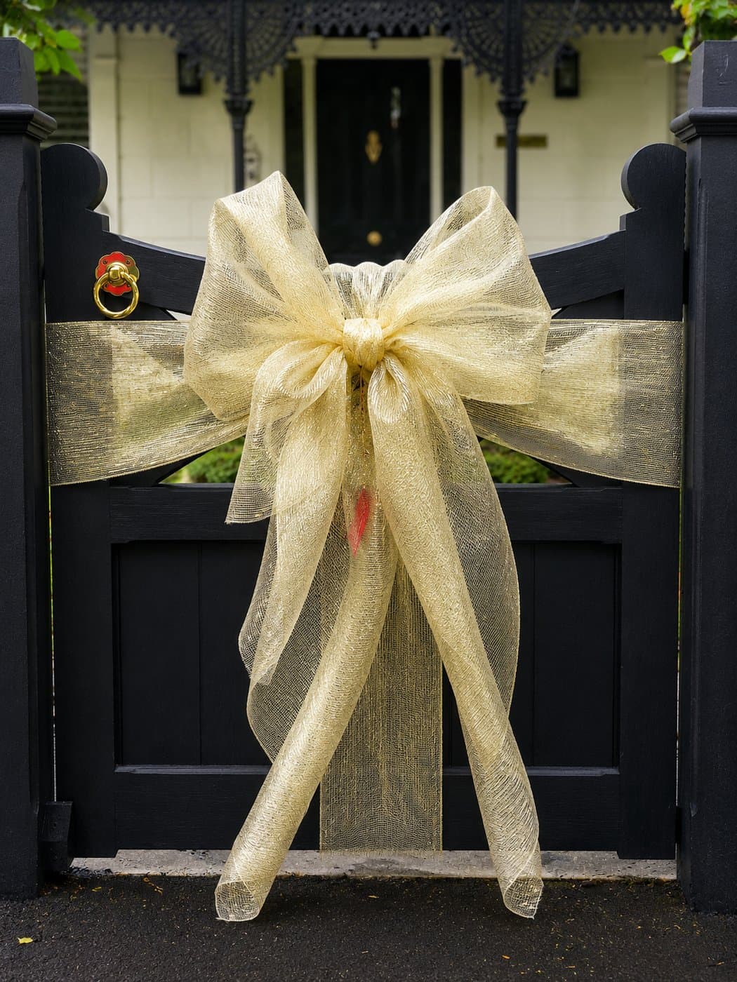 Gold gate bow colour